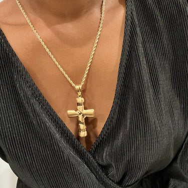 Every Angel Cross Pendant in 18k Gold
