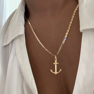 Cross Anchor in 18K Gold