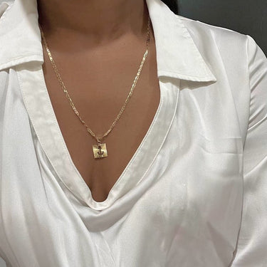 Carved Latticed Anchor in 18K Gold
