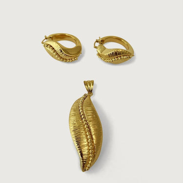 Eve Leafy Earrings and Pendant Set in 18k Gold