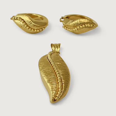 Eve Leafy Earrings and Pendant Set in 18k Gold