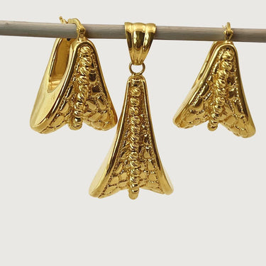 Dua Huggie Jewelry Set in 18k Gold