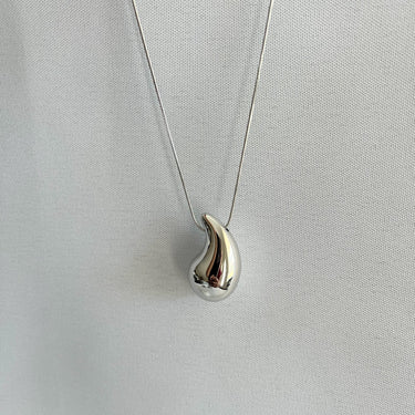 Ela v-Teardrop Necklace