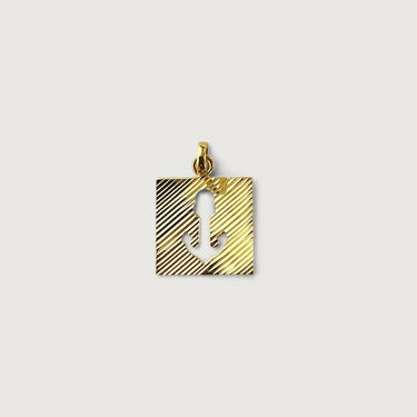 Carved Anchor in 18K Gold