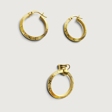 Letters Textured Hoop Earrings & Pendant Set in 18k Gold